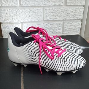 Adidas Youth White & Black Soccer Fotball Cleats with Pink Laces Sz 5